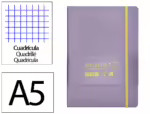 Caderno com Elástico Antartik capa mole roxo e amarelo. Formato A5, com 100 folhas quadrículadas, gramagem 80 grs.
