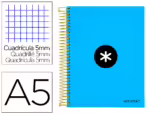 Caderno Espiral Liderpapel Antartik capa forrada. Formato A5, com 120 folhas, papel de 100 grs. quadrícula 5 mm. 5 bandas de cores. Capa cor azul.