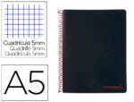 Caderno Espiral Liderpapel Wonder capa plástico. Formato A5, com 120 folhas, papel de 90 grs. quadrículado 5mm. 5 bandas de cores 6 furos. Capa cor preto.