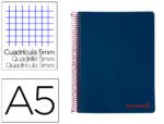 Caderno Espiral Liderpapel Wonder capa plástico. Formato A5, com 120 folhas, papel de 90 grs. quadrículado 5mm. 5 bandas de cores 6 furos. Capa cor azul marinho.