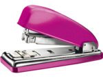 Agrafador Petrus 226 Classic Wow. Cor Fucsia metalizado. Capacidade 30 folhas. em Blister
