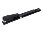 Agrafador Metálico Q-Connect Kf02292. Braço largo. Capacidade para 20 folhas. Usa agrafes 24/6 e 26/6. Cor. Cor preta.