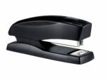 Agrafador Petrus 435 Golf. Cor preto. Capacidade 30 folhas.