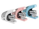 Agrafador Liderpapel Micro com oferta de caixa com 100 unidades. Agrafes 24/6, 26/6. Cor capacidade 20 folhas.