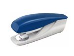 Agrafador Petrus 235. Capacidade 20 folhas. Agrafes 22/6 24/6 e 26/6. Cor azul.