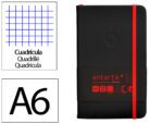 Caderno com Elástico Antartik capa dura preto e vermelho. Formato A6, com 100 folhas quadrículadas, gramagem 80 grs.