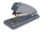 Agrafador Petrus 226. Cor cinza.